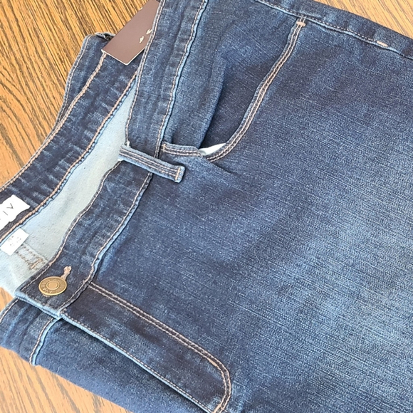 Ava & Viv Plus Size High Rise Skinny Jeans 26W NWT - Picture 5 of 5